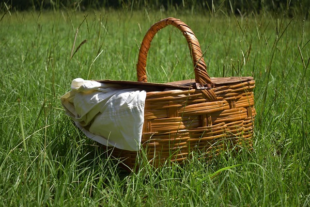 panier pique nique avec de bons produits fermiers